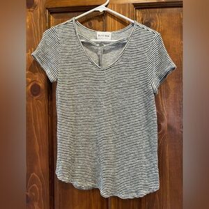 Olive & Oak Black and White Striped Short Sleeve Top